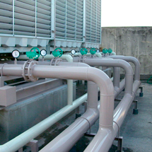 冷却水配管の施工状況
